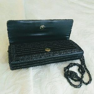 Bijoux T e a r n e r gray & charcoal beaded clutch